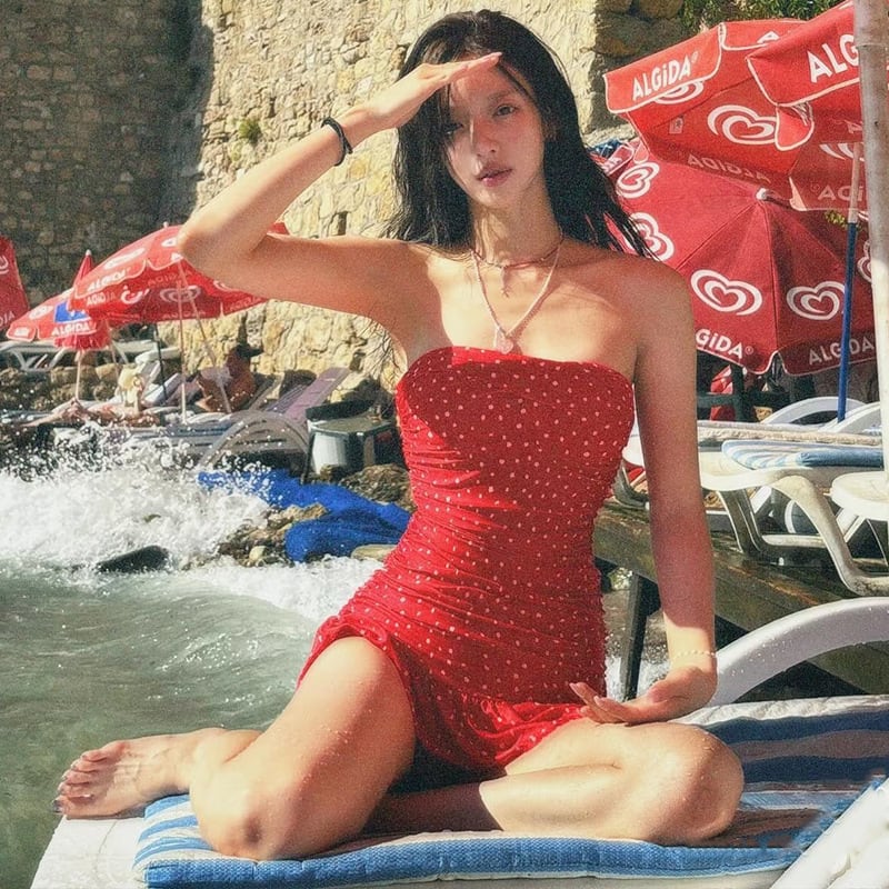 ビキニ水着ベアトップワンピースフリル水玉柄大人可愛いSNS話題温泉
