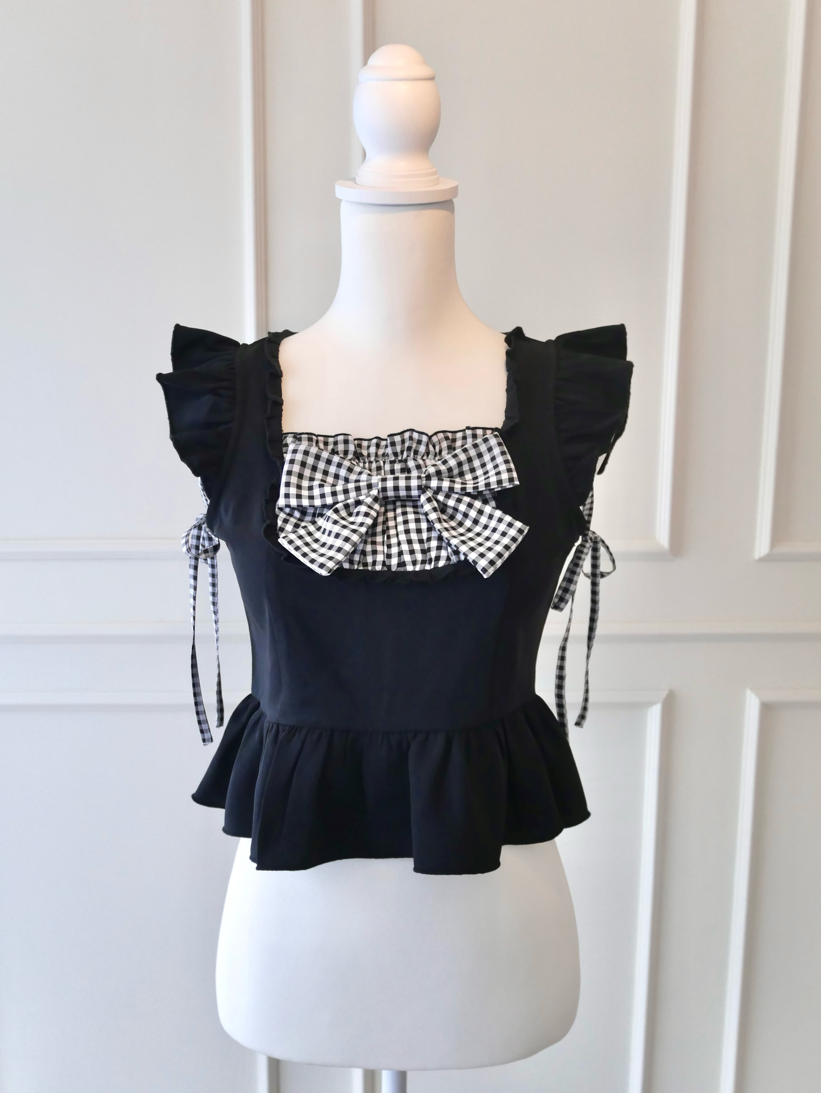 frill ribbon blouse