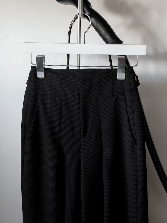 back slit slacks（black）