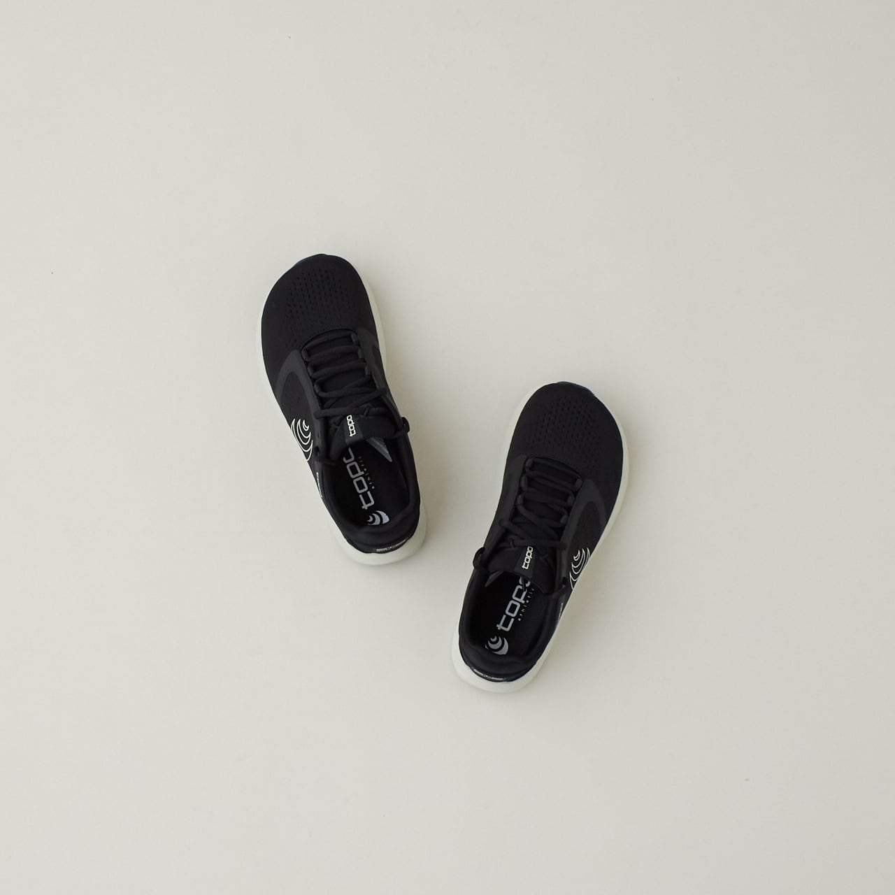 Topo Athletic（トポ アスレチック）ST-5 -Black/Grey WOMEN'S