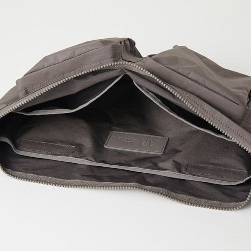AMIACALVA(アミアカルヴァ) / SPLIT YARN Body bag -GRAY-(F-009) | Signs