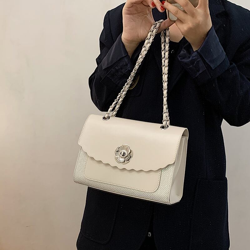 フレンチテクスチャー人気バッグ女性2020夏新流行ファッションチェーンショルダーメッセンジャーネットレッドスモールスクエアバッグ 手作りハンドバック4851367846