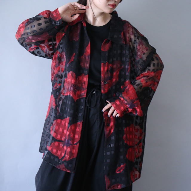 "black×red" block and beautiful flower motif pattern over silhouette see-through shirt