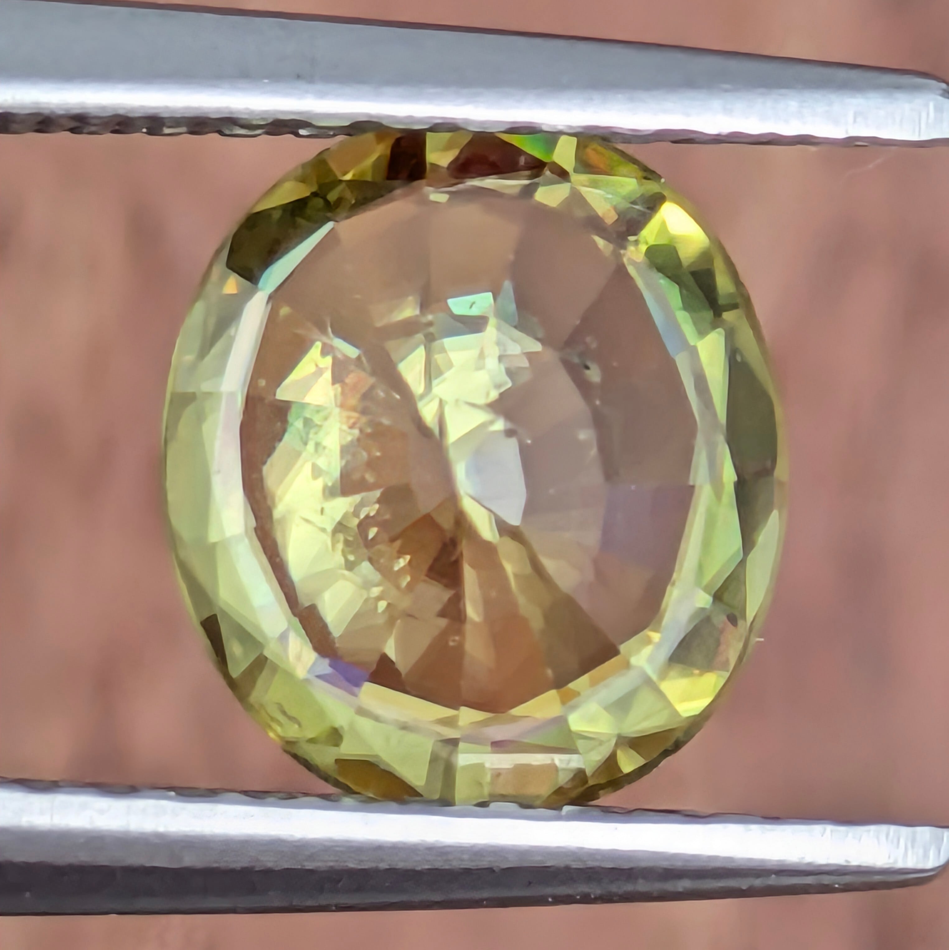 スフェーンルース マダガスカル産 【1.64ct】 PRO207963 | Gem's