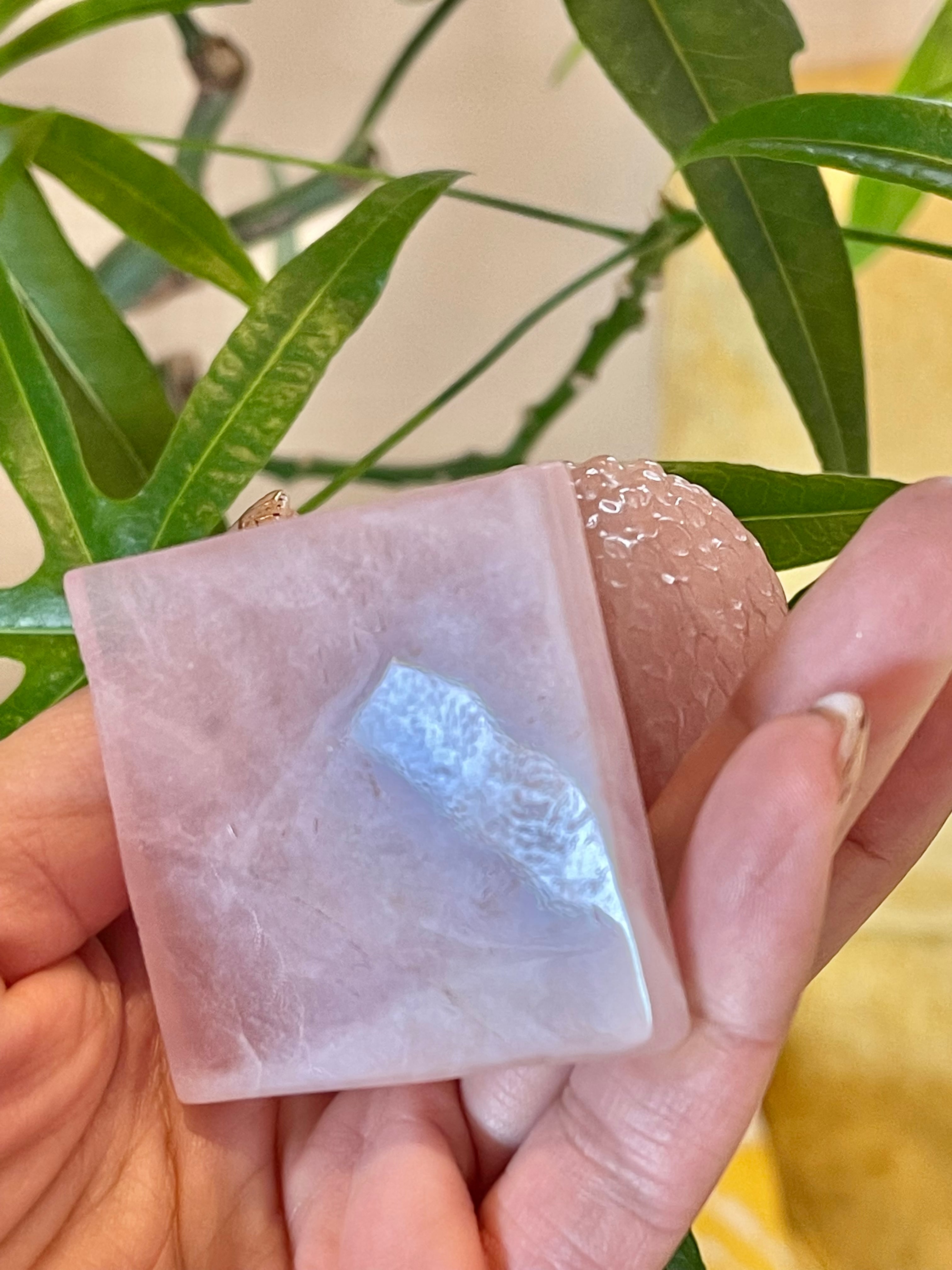 Rose quartz Buddha No.01 ローズクォーツブッダ