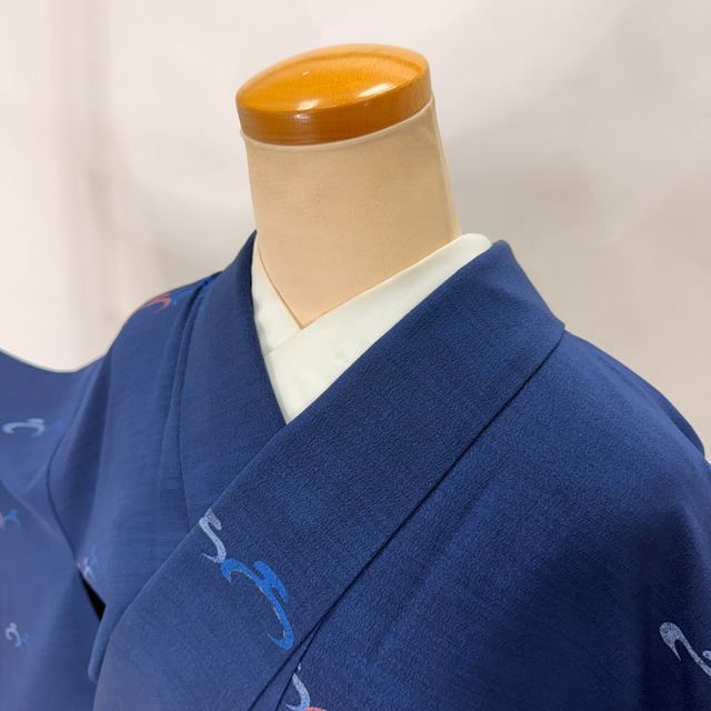 小紋 単衣 洗える着物 裄66.3cm 身丈167.5cm 花柄 お洒落着 普段着 ポリエステル 紺 美品 M サイズ 6427