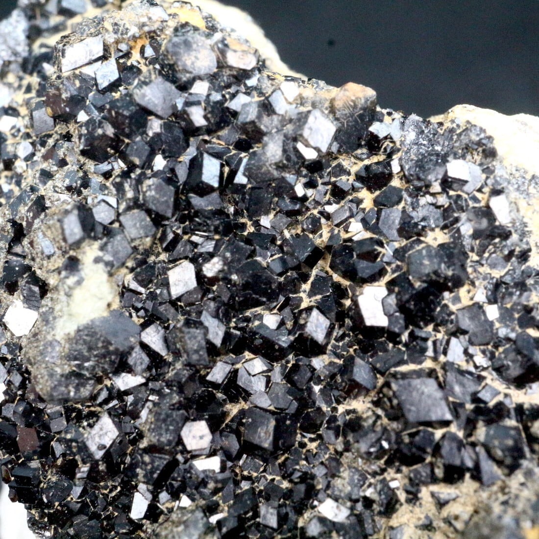 メラナイト ガーネット 灰鉄柘榴石 原石 6,2g AND070 鉱物 標本 原石