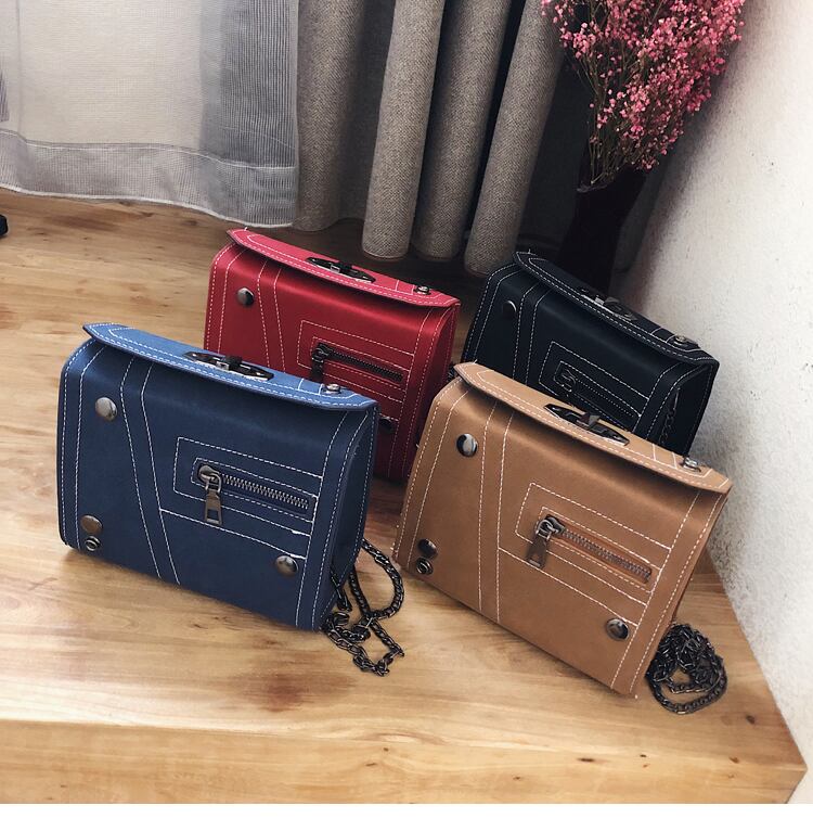 バッグ レディース ショルダーバッグ 4カラー 肩がけバッグ 斜めがけバッグ チェーン 2way 4色 斜め掛け 肩がけ ショルダー 四角 ファスナー シンプル カジュアル おしゃれ お洒落 かっこいい クール ストリート こなれ感 ラフ 個性的 モダン 無地 OL 通勤 学生 通学 デート お出かけ 女子会 休日 旅行 散歩 ライブ カフェ巡り 送料無料 ブラック ブルー ブラウン レッド シーズンレス 10代 20代 30代 韓国 韓国系 普段使い ファッション コーデ トレンド 流行 デイリーユース