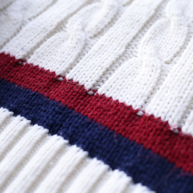 double color line cable knit v-neck sweater