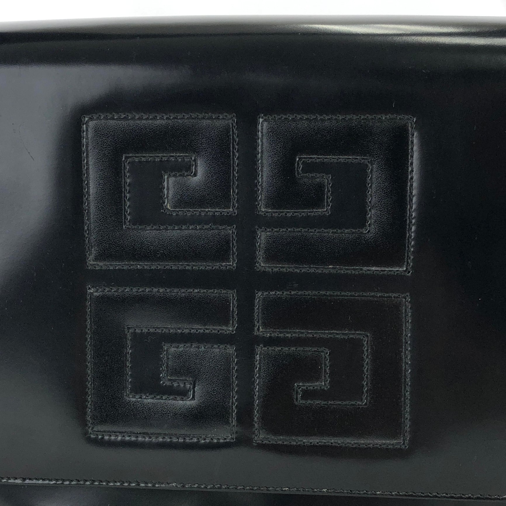 GIVENCHY ジバンシィ ビッグロゴ エナメル ボックス フラップ ホーボー