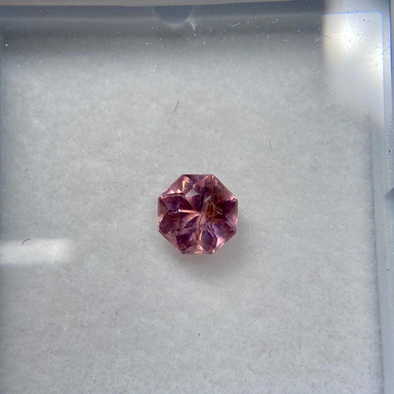 お花みたいなスピネル 訳あってお買い得：約4.8mm-5.0mm No.8