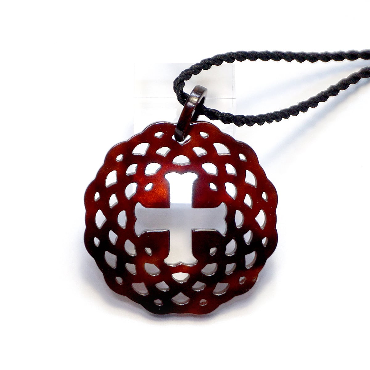 十字架と花のペンダント | NAGASAKI Day One ～長崎光細工鼈甲（べっ甲）～