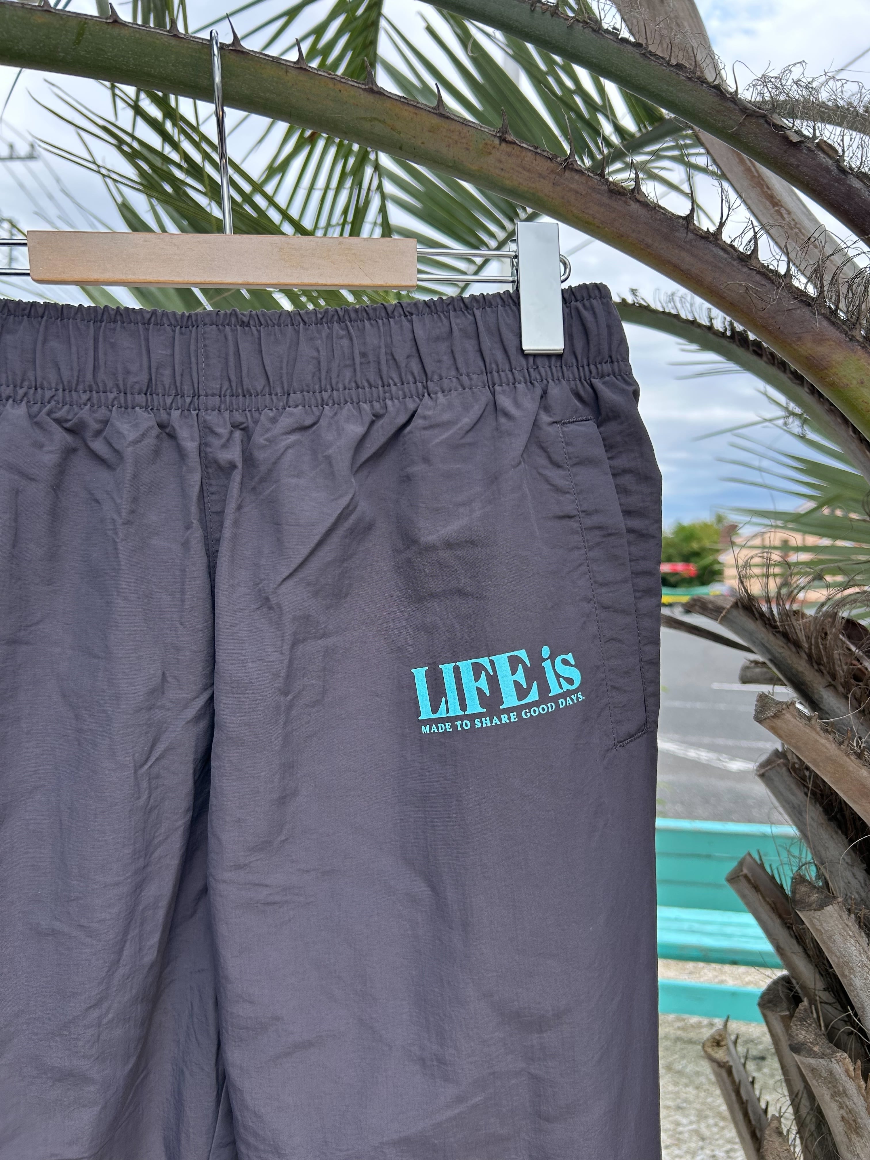 LIFEis 9th anniversary ナイロンセットアップパンツ ￥11,000(12,100)