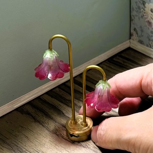 022-30338　ミニチュア照明＊1/6サイズ＊ ダブルフラワーテーブルランプ