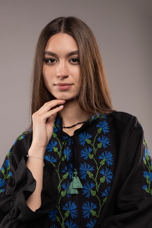 ウクライナ刺繍ヴィシヴァンカ　手刺繍　レディース・フリーサイズ