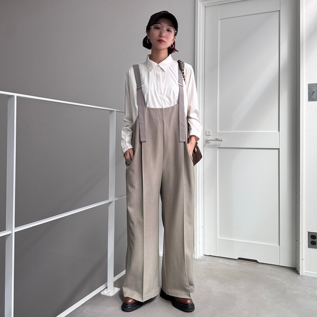 バックデザインタックサロペットPT/グレージュ