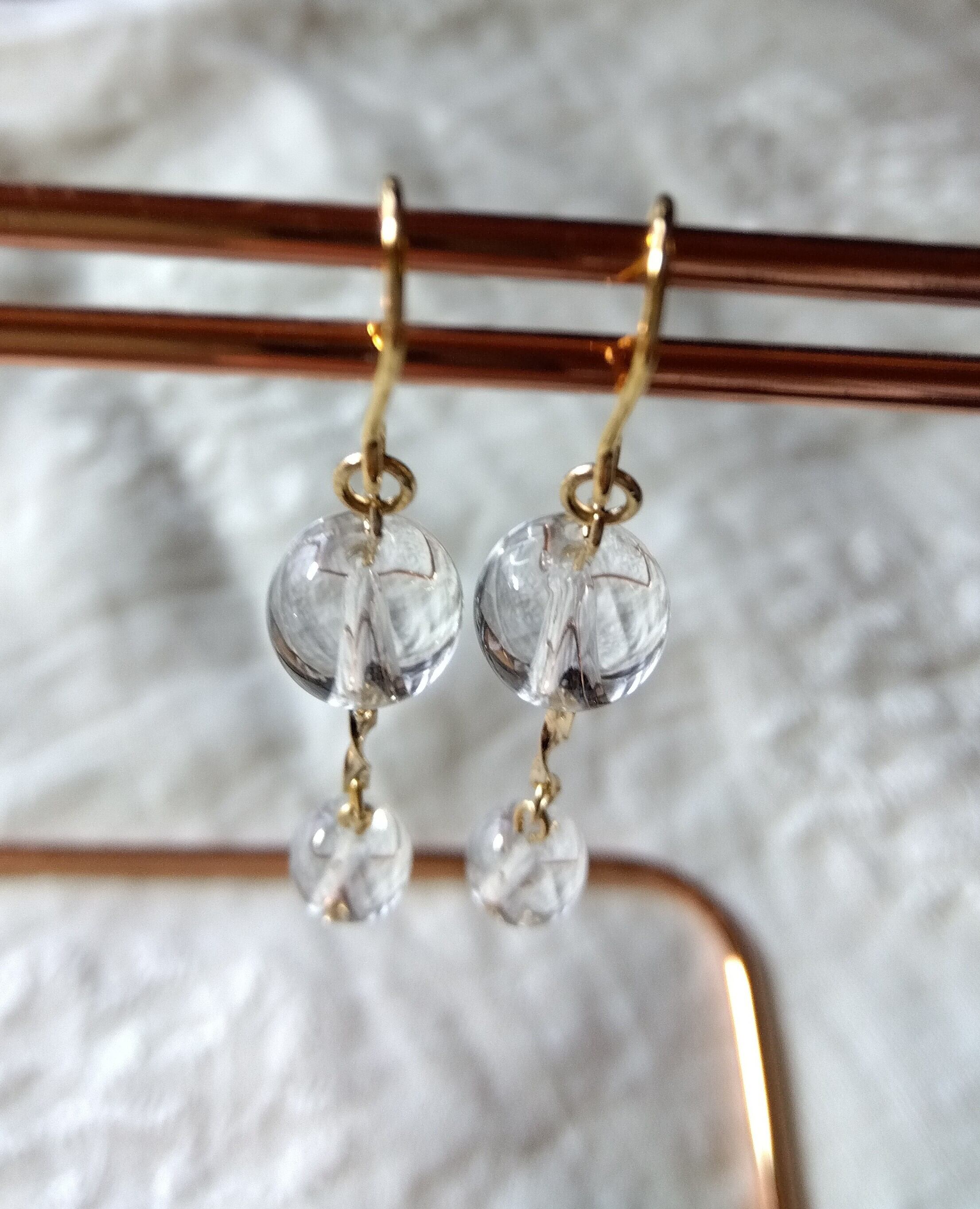 水晶のゆらめきピアス | ハンドメイドアクセサリー Chokoto by myua