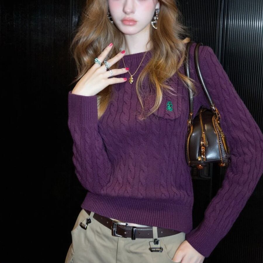 クルーネックニットウェア