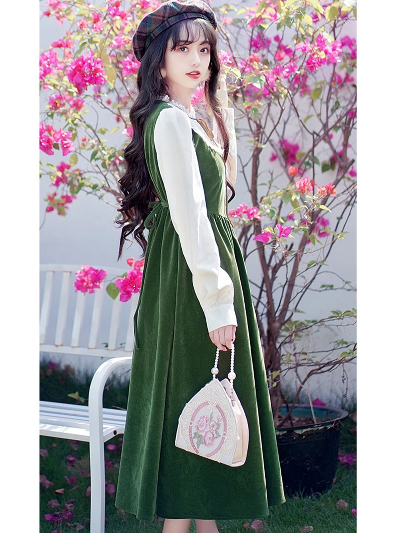 【0181】Faux Layered Vintage Velvet Long Sleeve Dress