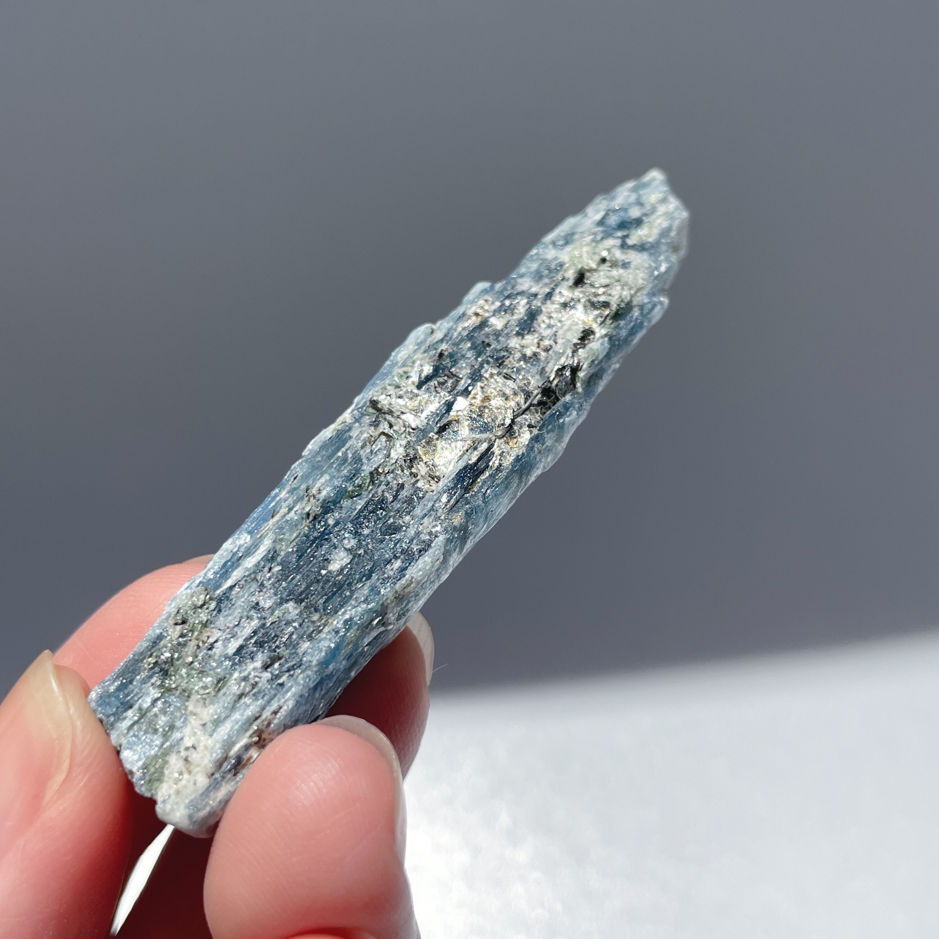 カイヤナイト 原石01◇ Kyanite ◇天然石・鉱物・パワーストーン 