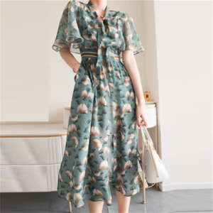 【送料無料】 ワンピース ロングワンピ ミモレ 袖あり 半袖 フレア袖 フレアスリーブ Vネック Aライン フレア リボン 薄手生地 エレガント 可愛い 大人可愛い きれいめ シンプル カジュアル シック コンサバ 華やか 大人 上品 おしゃれ お洒落 レトロ 主役級 こなれ感 高見え 高級感 フェミニン 花柄 春 夏 20代 30代 40代 レディース 女性 デート お出かけ 女子会 お呼ばれ 休日 お茶会 授業参観 二次会 パーティ 演奏会 オルチャン 韓国系 ファッション ウエストマーク 定番