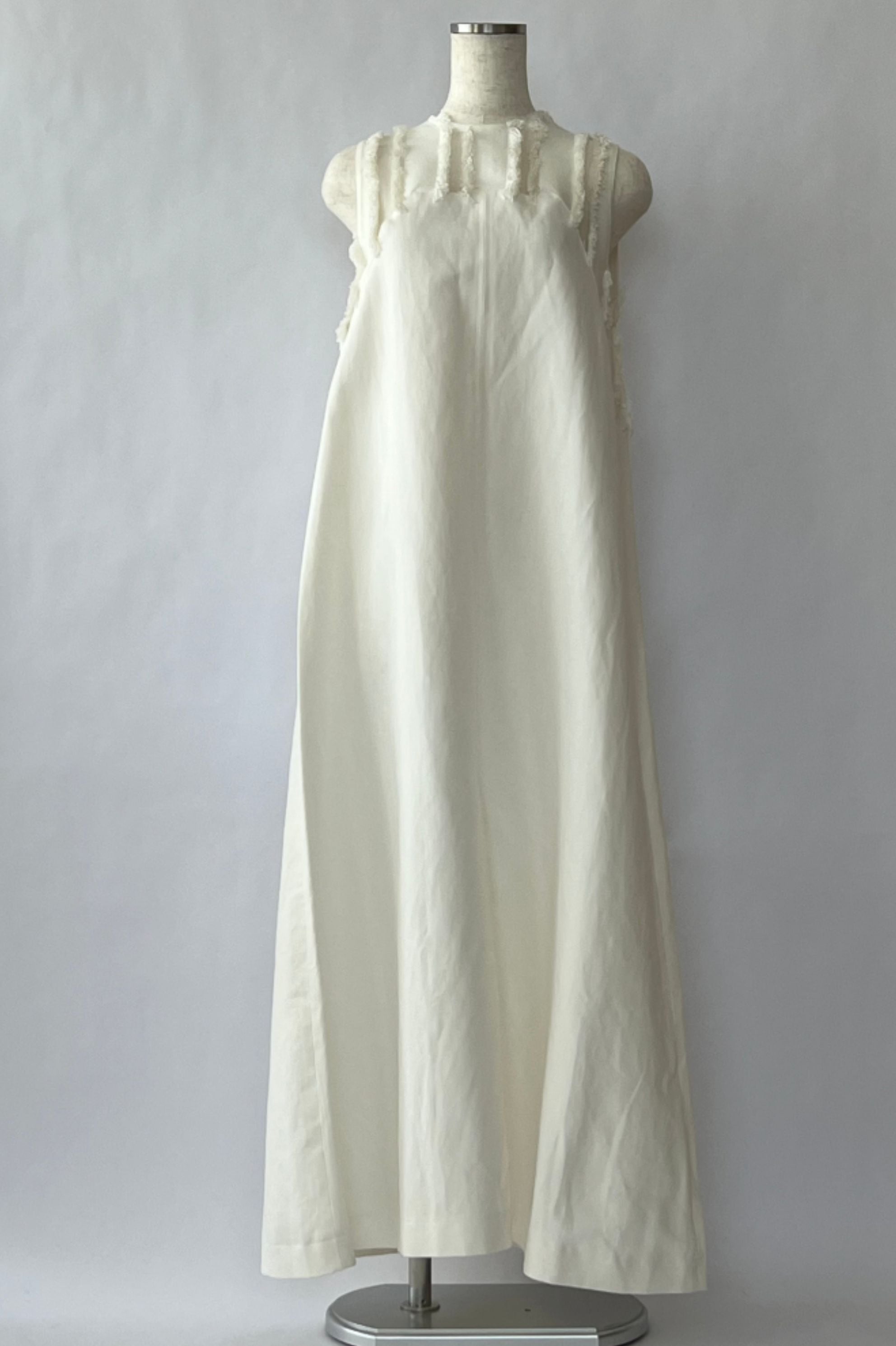 ANNIK 背中あきワンピース 新品未使用 ANNIK 背中あきワンピース