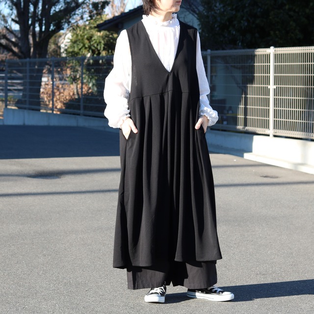 カットジョーゼット Vネックワンピース