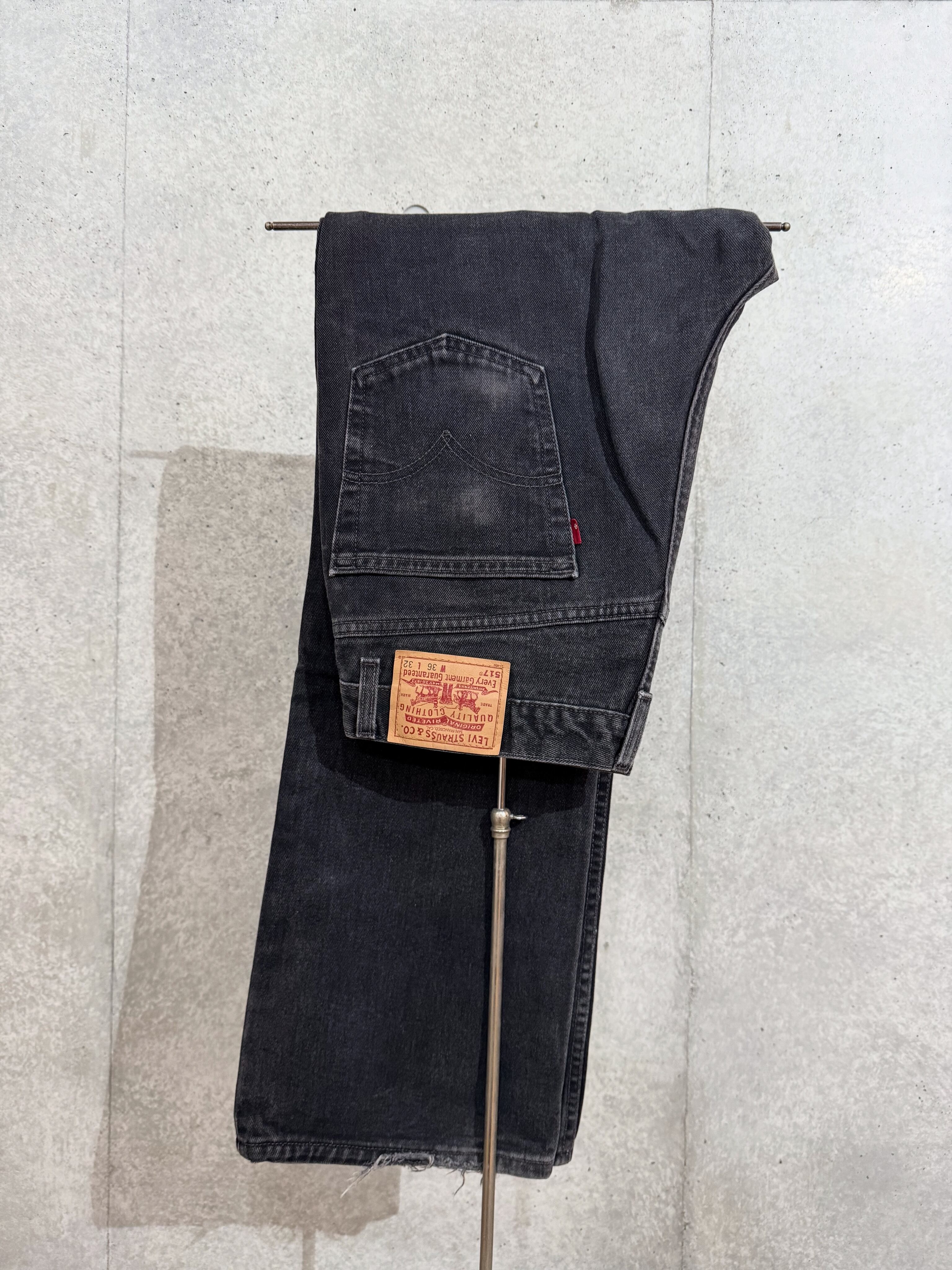 Levi's 70506 先染めブラック DENIM JACKET 44 | moonbirds vintage