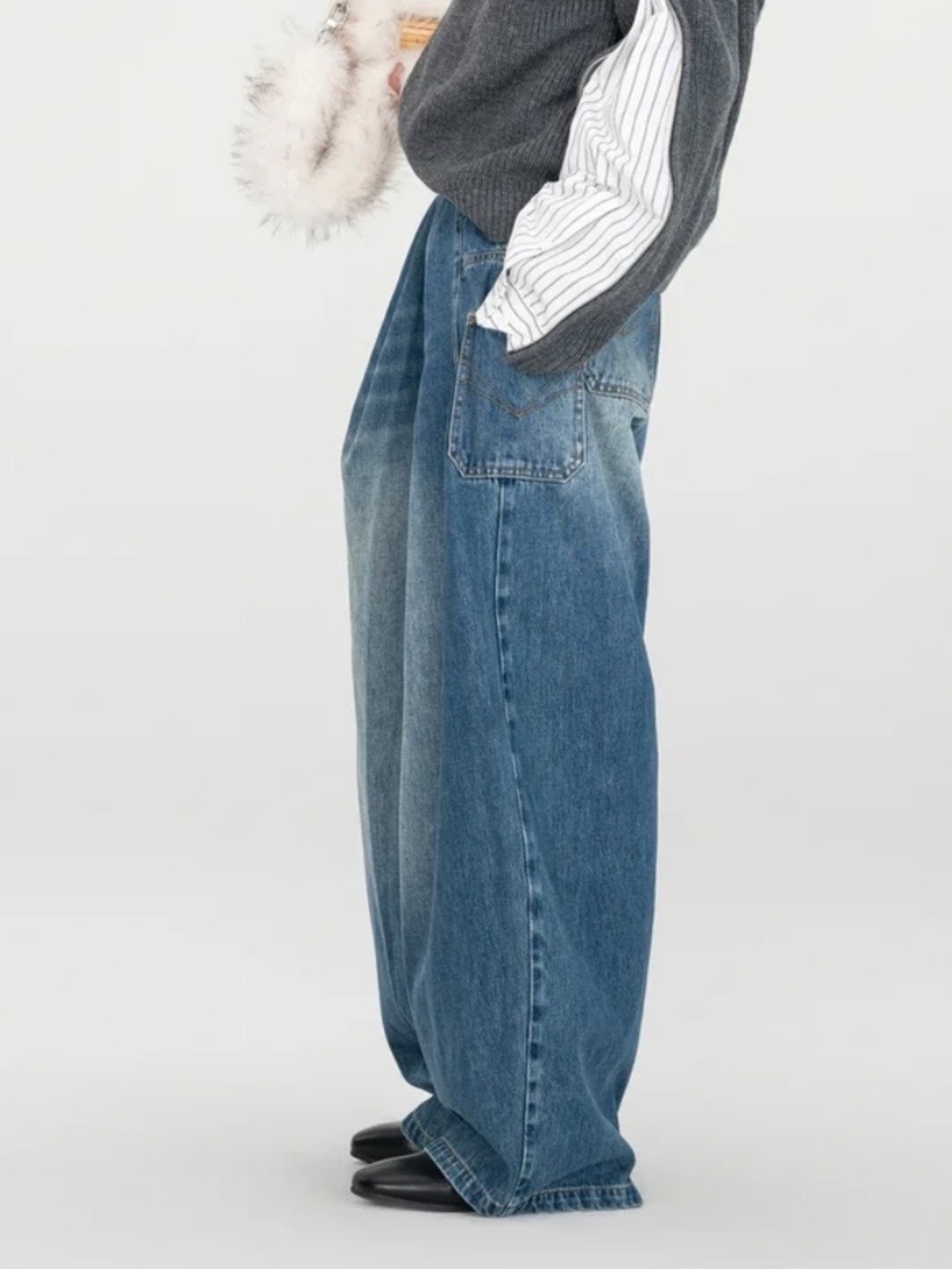 【26AW | WOMEN】Feng Chen Wang フェンチェンワン / デニム / BLUE WASHED DECONSTRUCTED DENIM PANTS　FUF22TR04 - 4