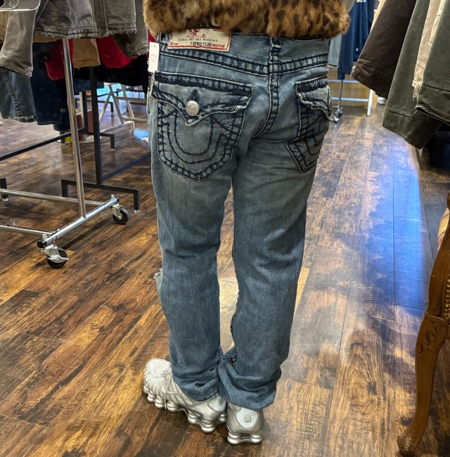 TRUERELIGION/トゥルーレディジョン】太ステッチデニムパンツ