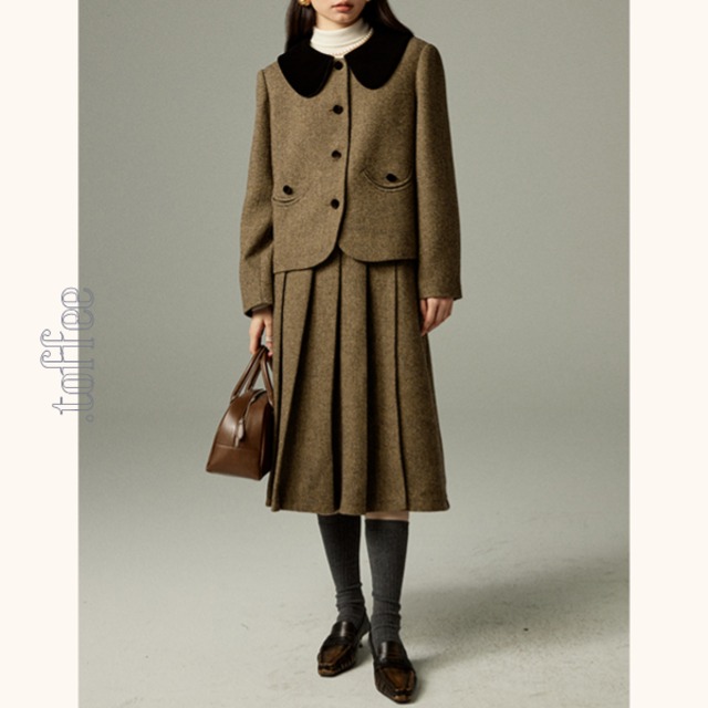 ヘリボーン柄ショートジャケット＆プリーツミディスカートのセットアップ　Z00481