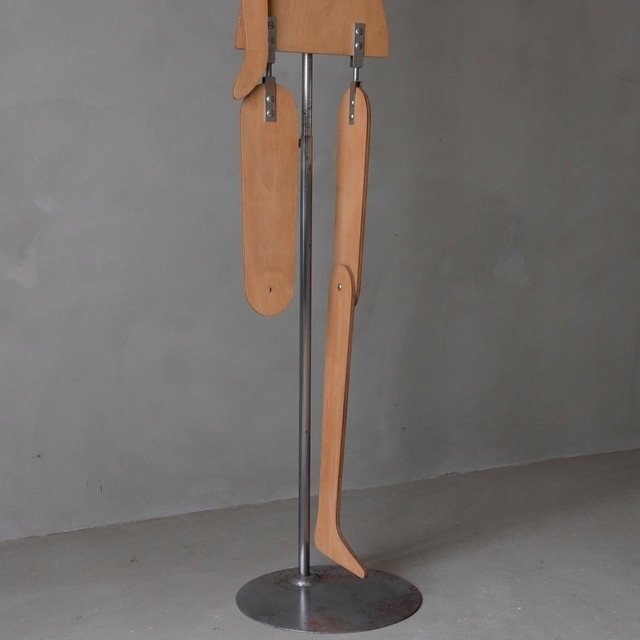 Board mannequin
