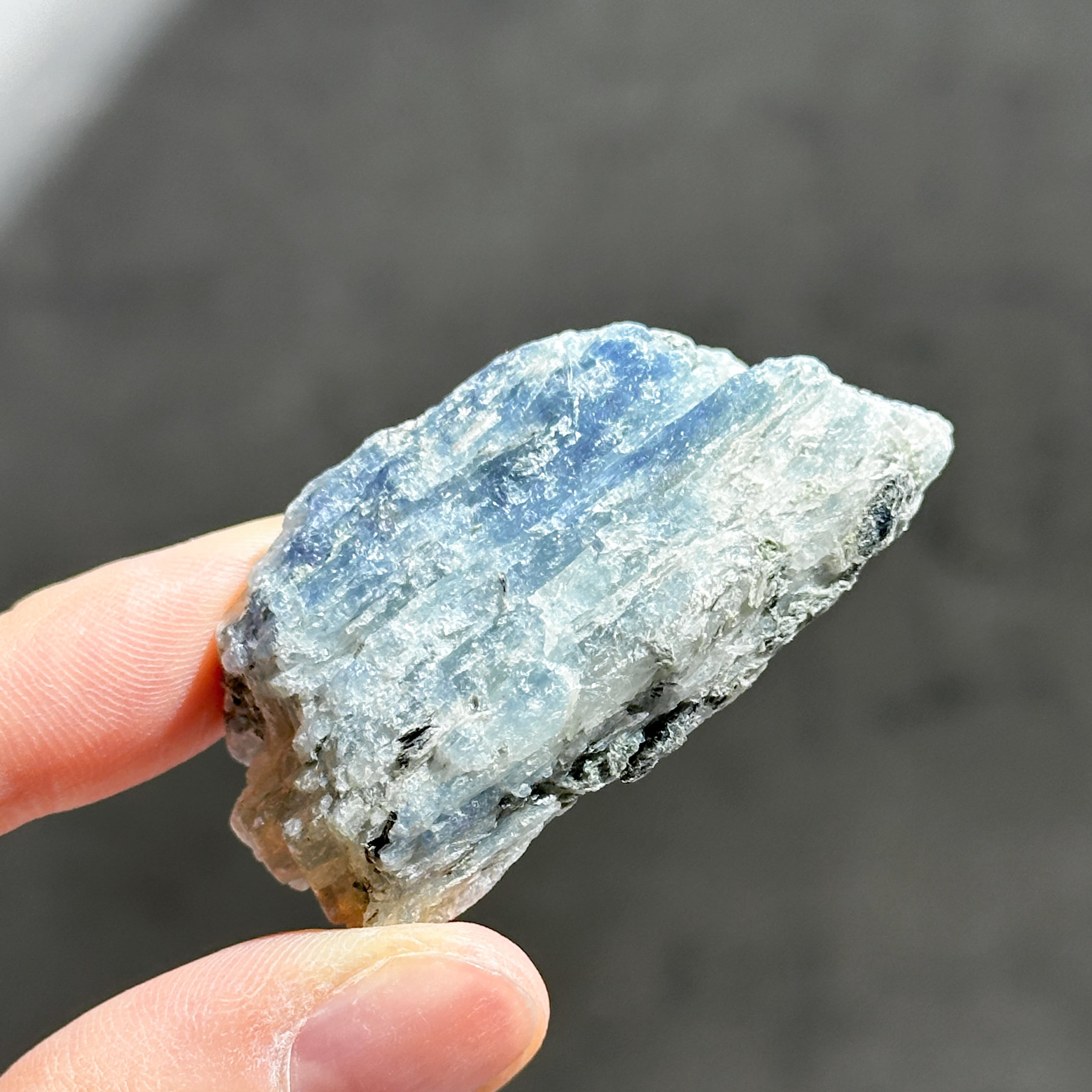 カイヤナイト　原石　1102　鑑賞石　石　置物　オブジェ　インテリア カイヤナイト 原石12◇ Kyanite ◇天然石・鉱物・パワーストーン
