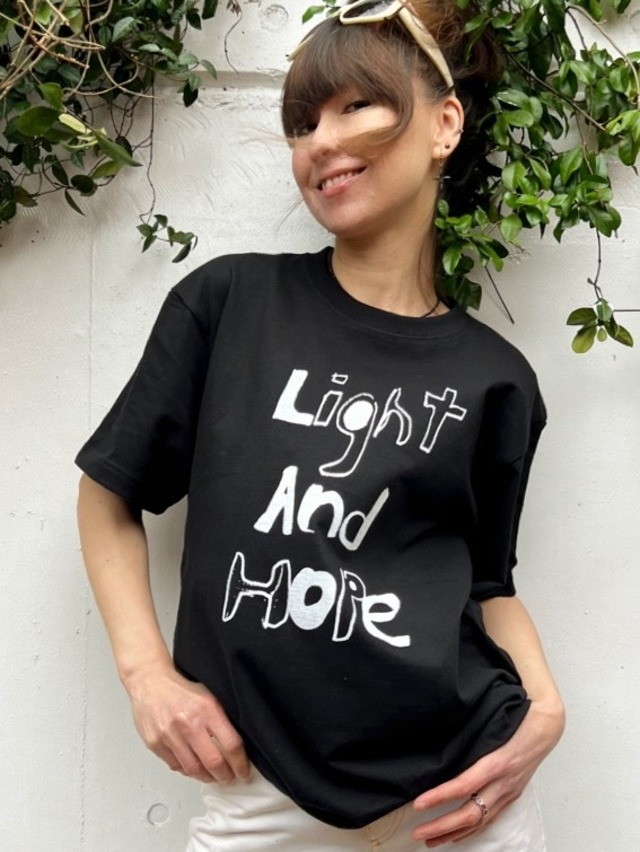 Light and Hope Black Tシャツ (White Ink)