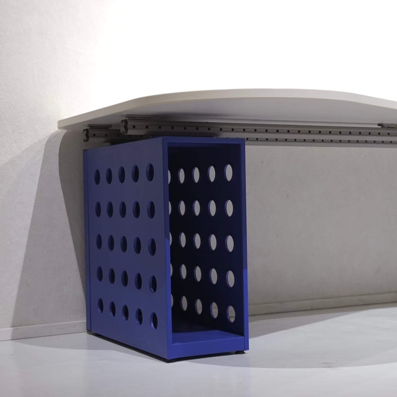 Vitra ヴィトラ Ad Hoc アドホック ワークデスク キャビネット付き