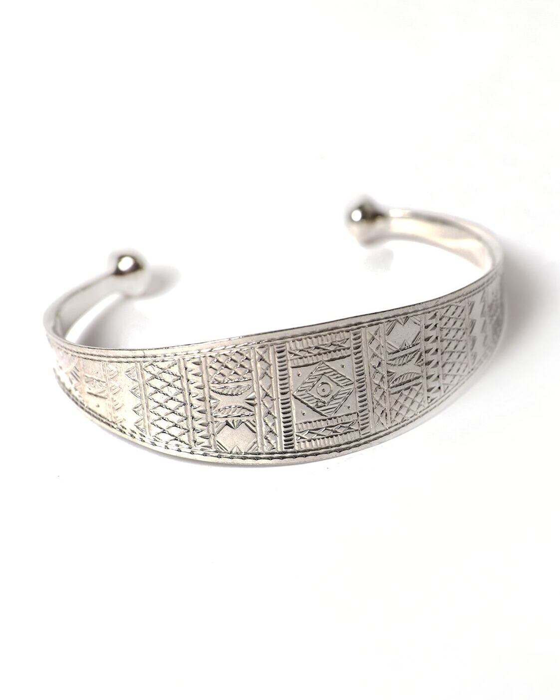 ふうたろうADAWAT'N TUAREG アダワットゥントゥアレグバングル 楽天市場】Adawat'n Tuareg アダワットゥン トゥアレグ バングル