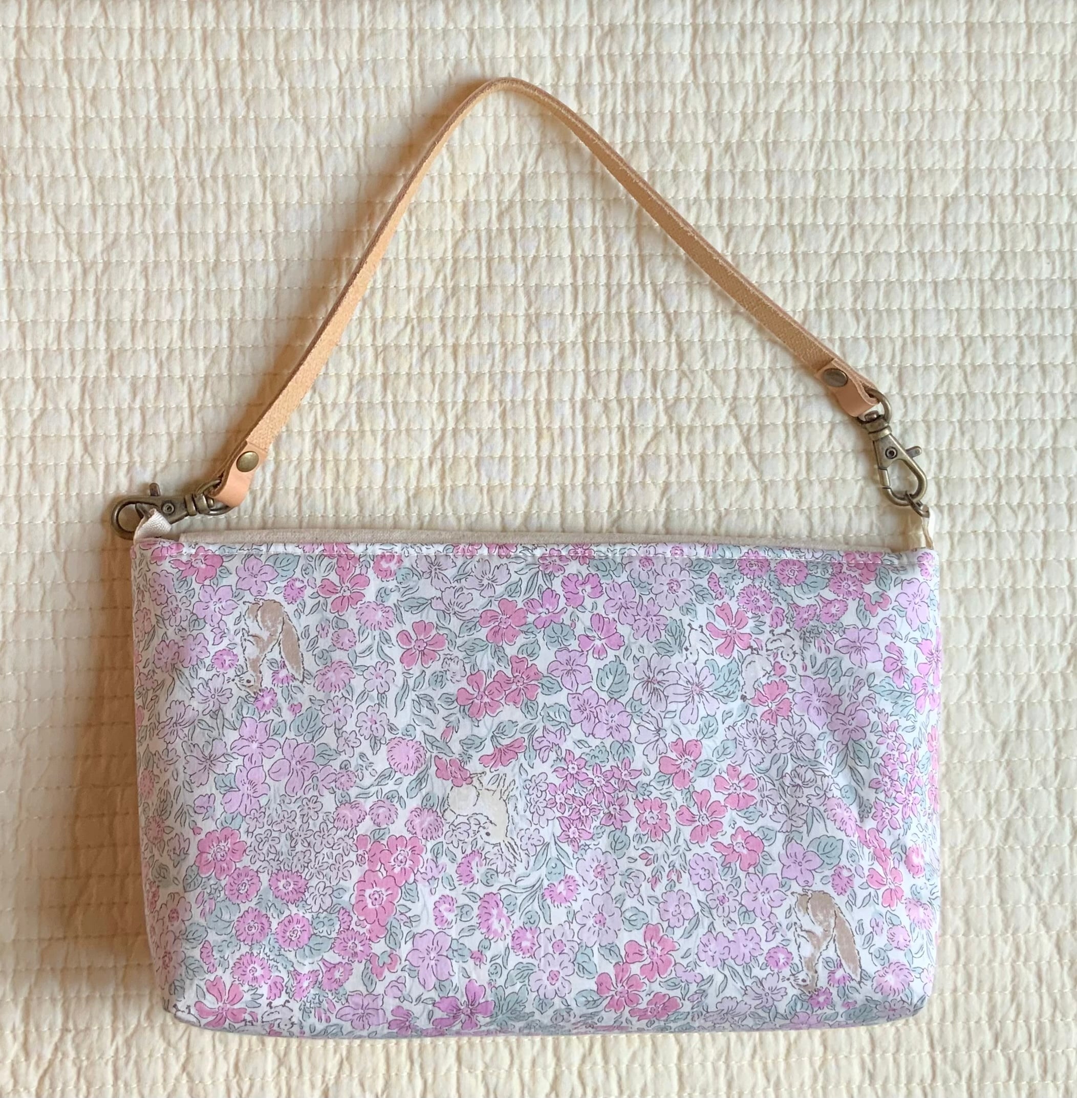 フワフワ中綿のフラップポーチ