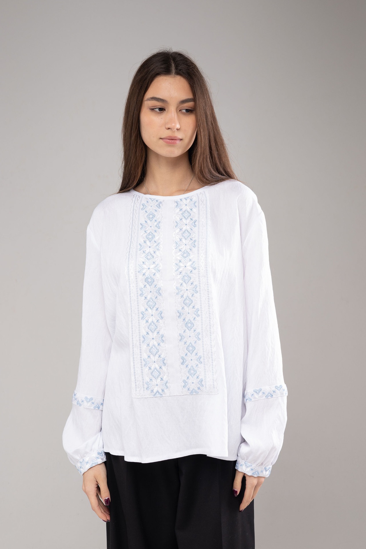 ウクライナ刺繍ヴィシヴァンカ　シルク糸　バルーン袖　手刺繍　麻　レディース・フリーサイズ - 12