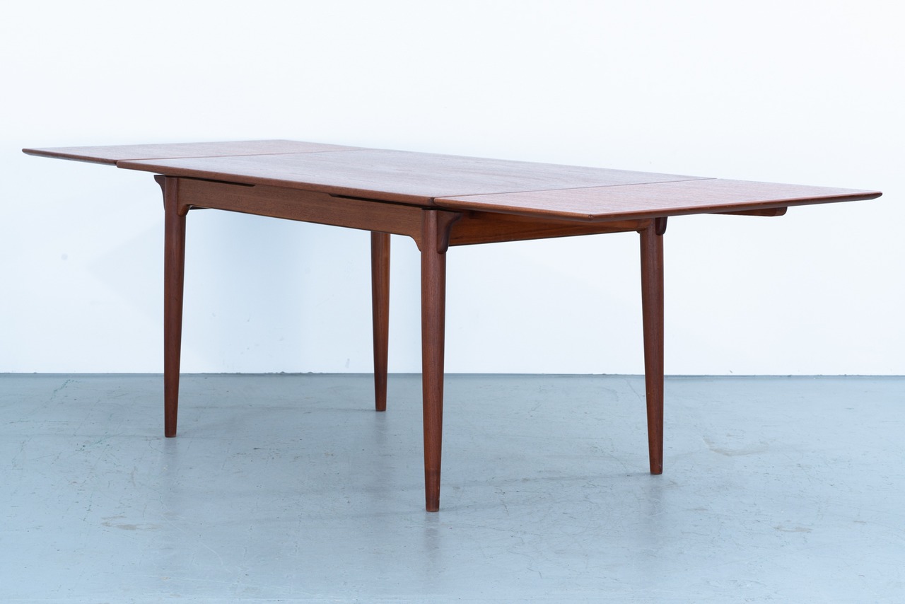 Gunni Omann | Model.54 Extension Dining Table