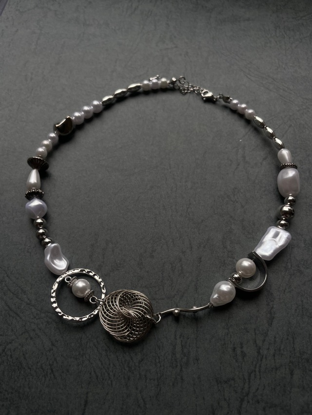 pearl & silver motif necklace [a]