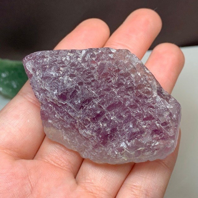パープルフローライト原石クラスター×フローライトハリネズミ