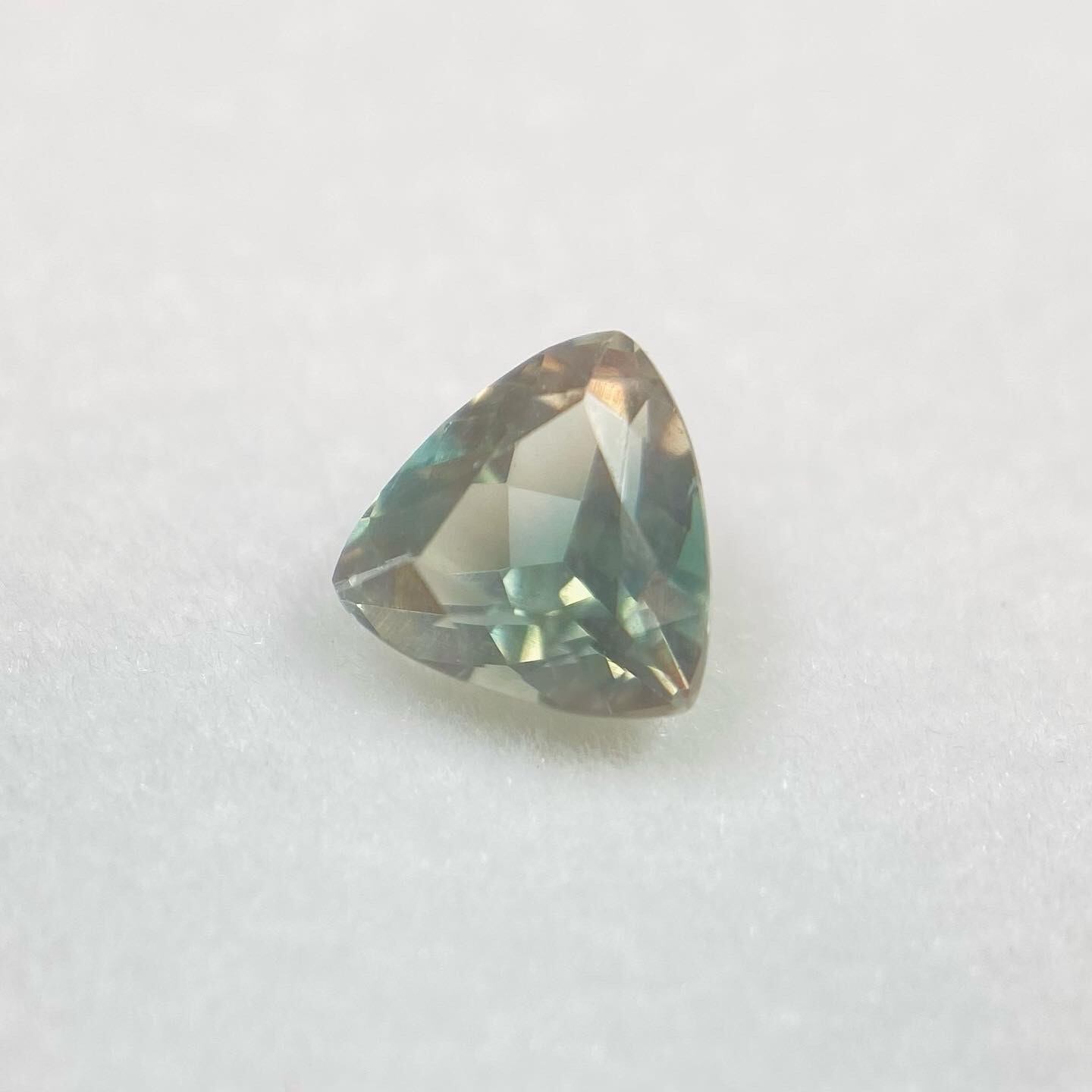 カメレオンな希少オレゴンサンストーン2