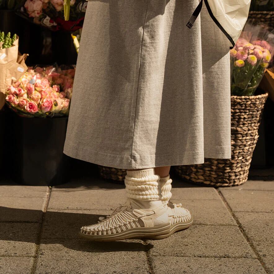 KEEN キーン】UNEEK ユニーク ウィメンズ (White Cap/Cornstalk
