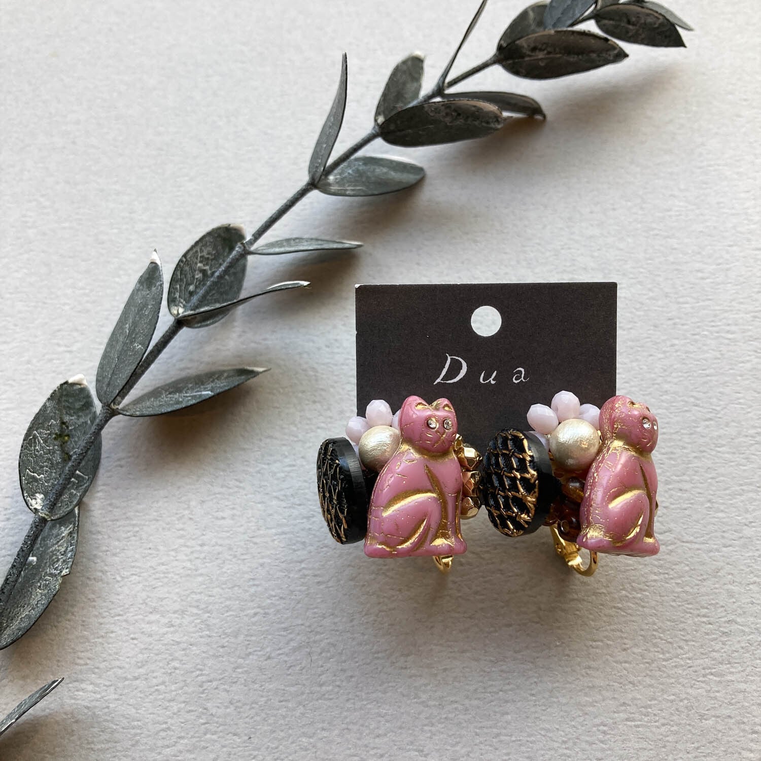 アメリカとドイツヴィンテージビーズの猫さんピアス アメリカとドイツヴィンテージビーズの猫さんピアス アメリカとドイツ