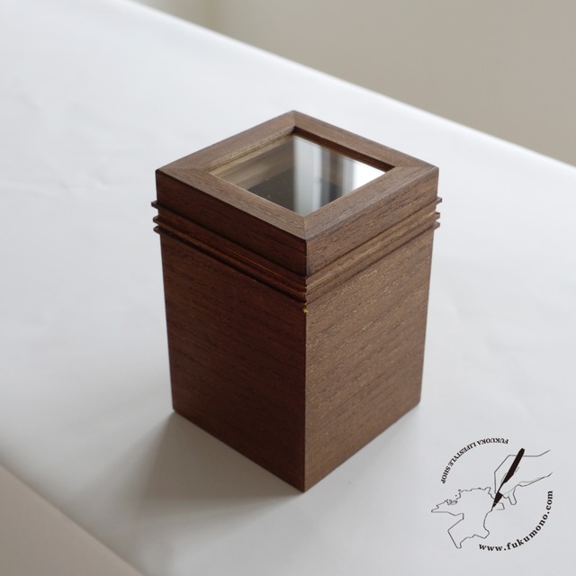 桐黒フードコンテナ68+窓 [line]