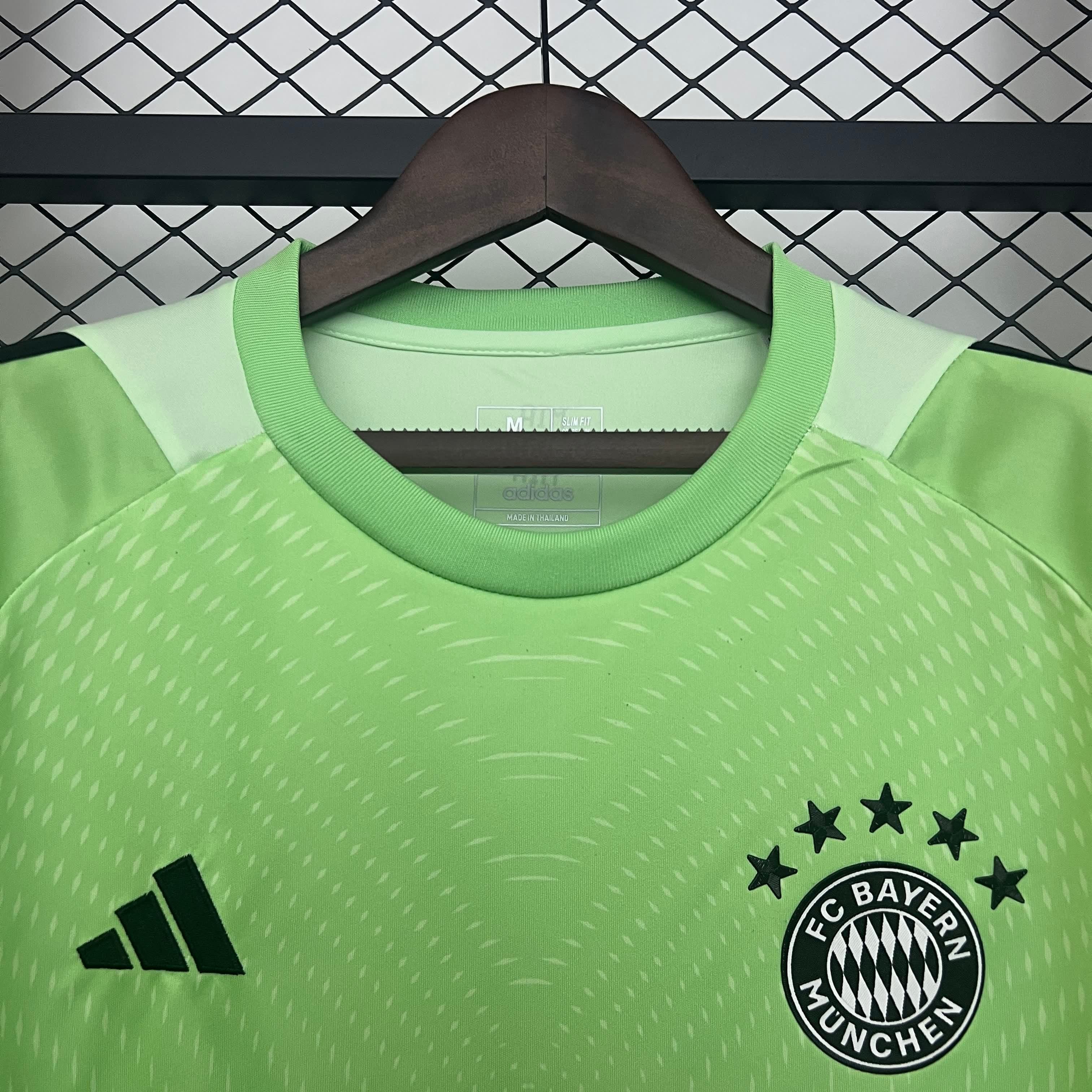 25-26 Bayern Munich Goalkeeper Green Jersey バイエルン ミュンヘン