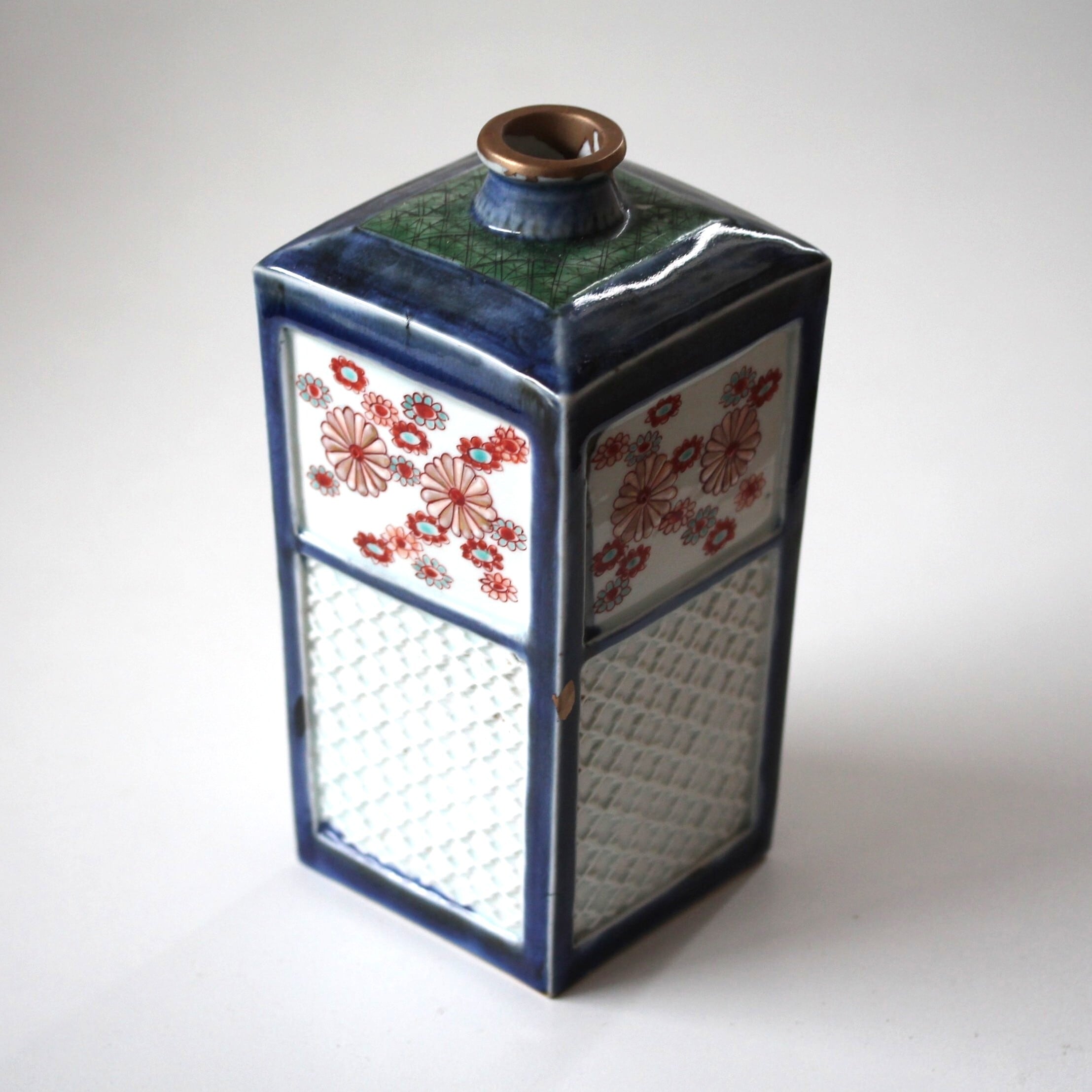 金継ぎ Kin-tsugi, GoldLacquer | Broken and Repaired / キズトツクロイ
