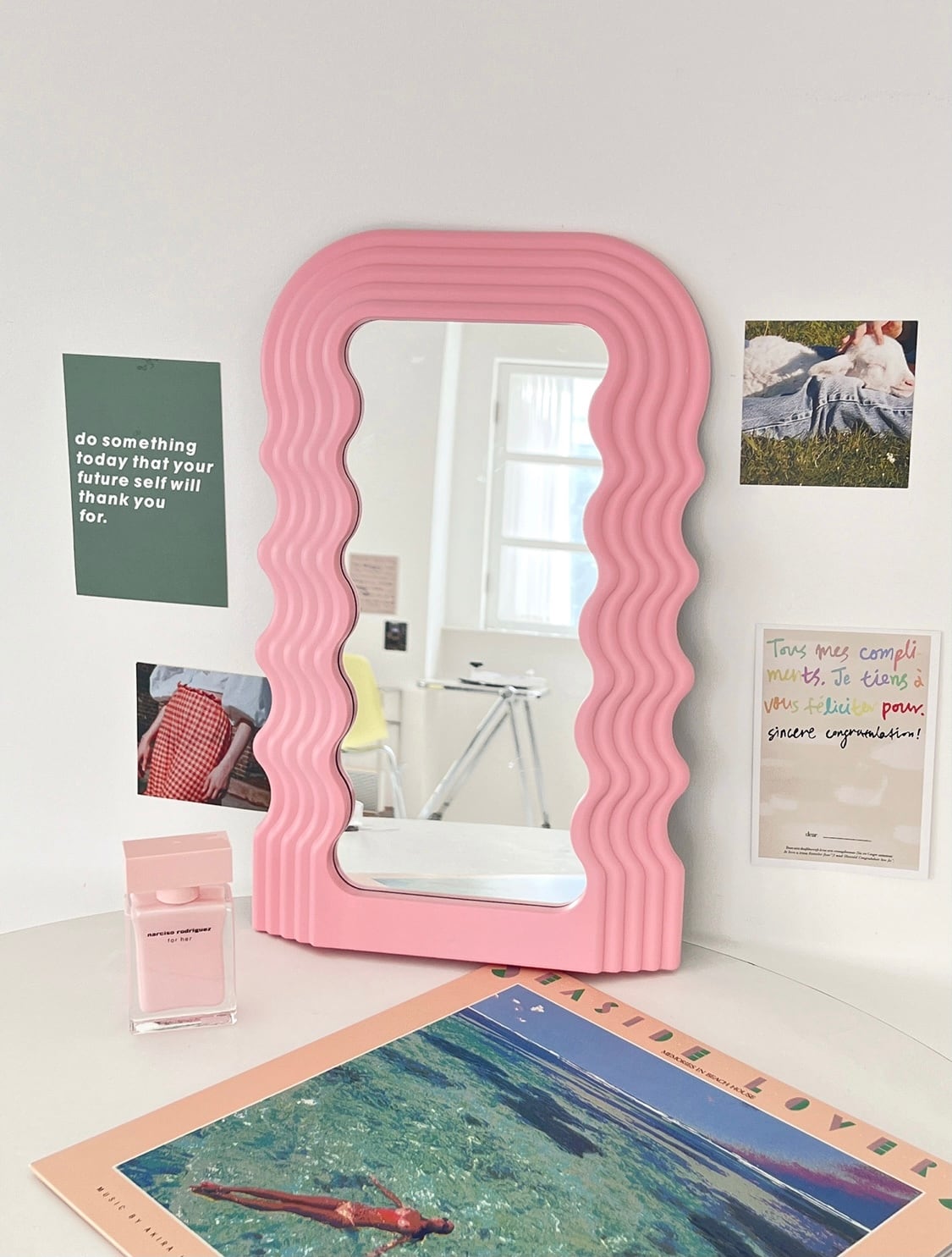 【&klevering】 ウェーブミラー　ピンク &klevering】 ウェーブミラー ピンク – R deco interiors