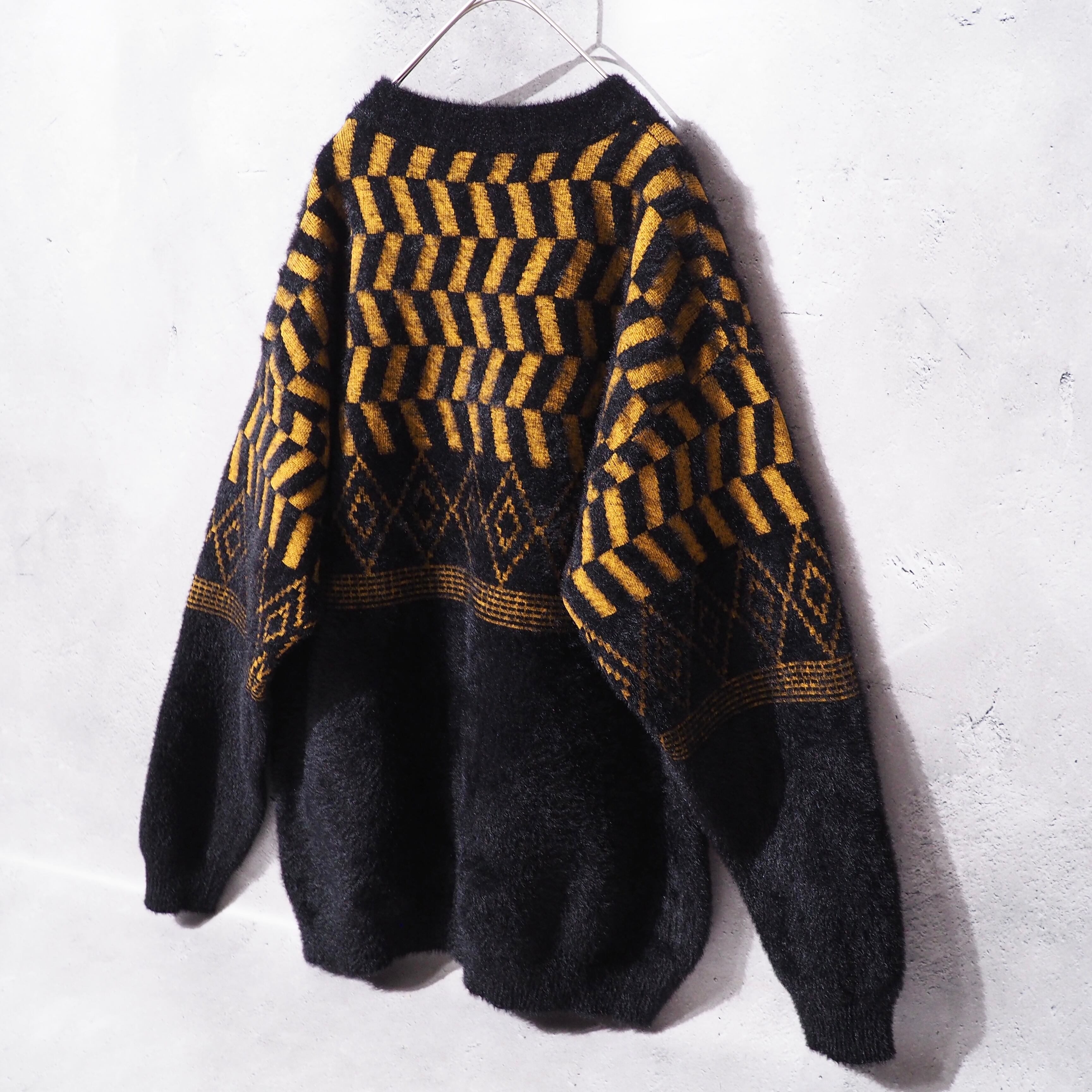 ” Unknown ” Geometric all Over Mohair - like Over silhouette knit