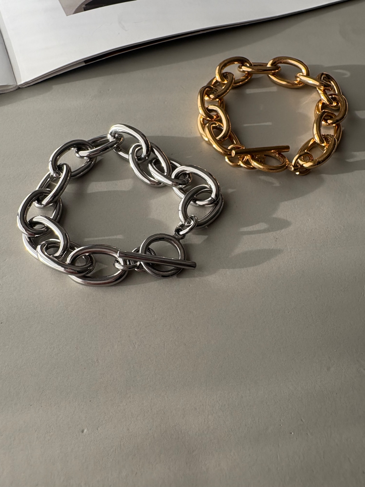 モードチェーンブレスレット